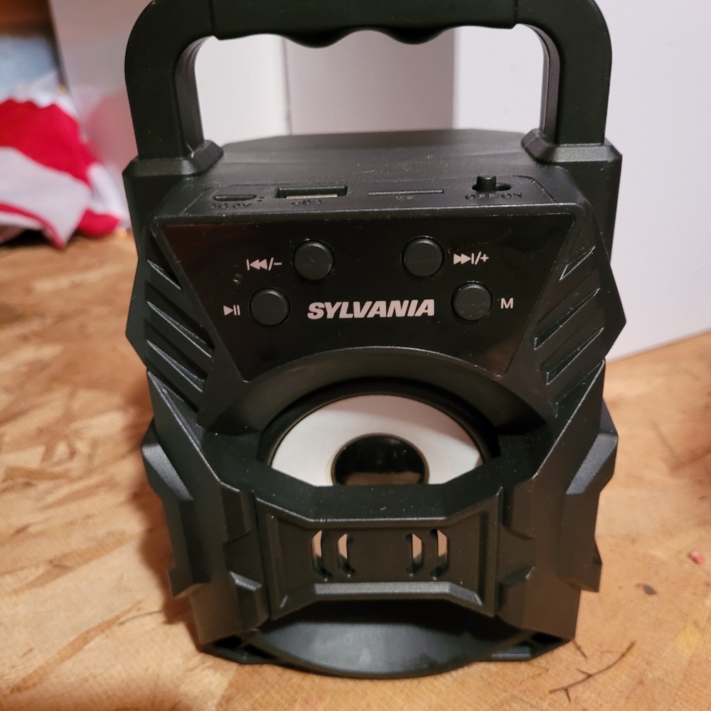 Sylvania speaker